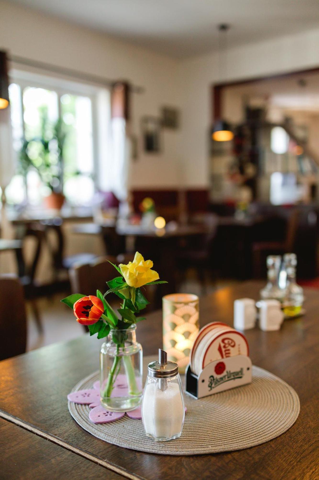 Fliegerhorst Hotel Dresden Bagian luar foto